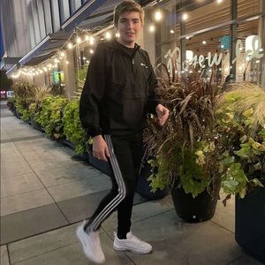 Meet your Posher, Tason